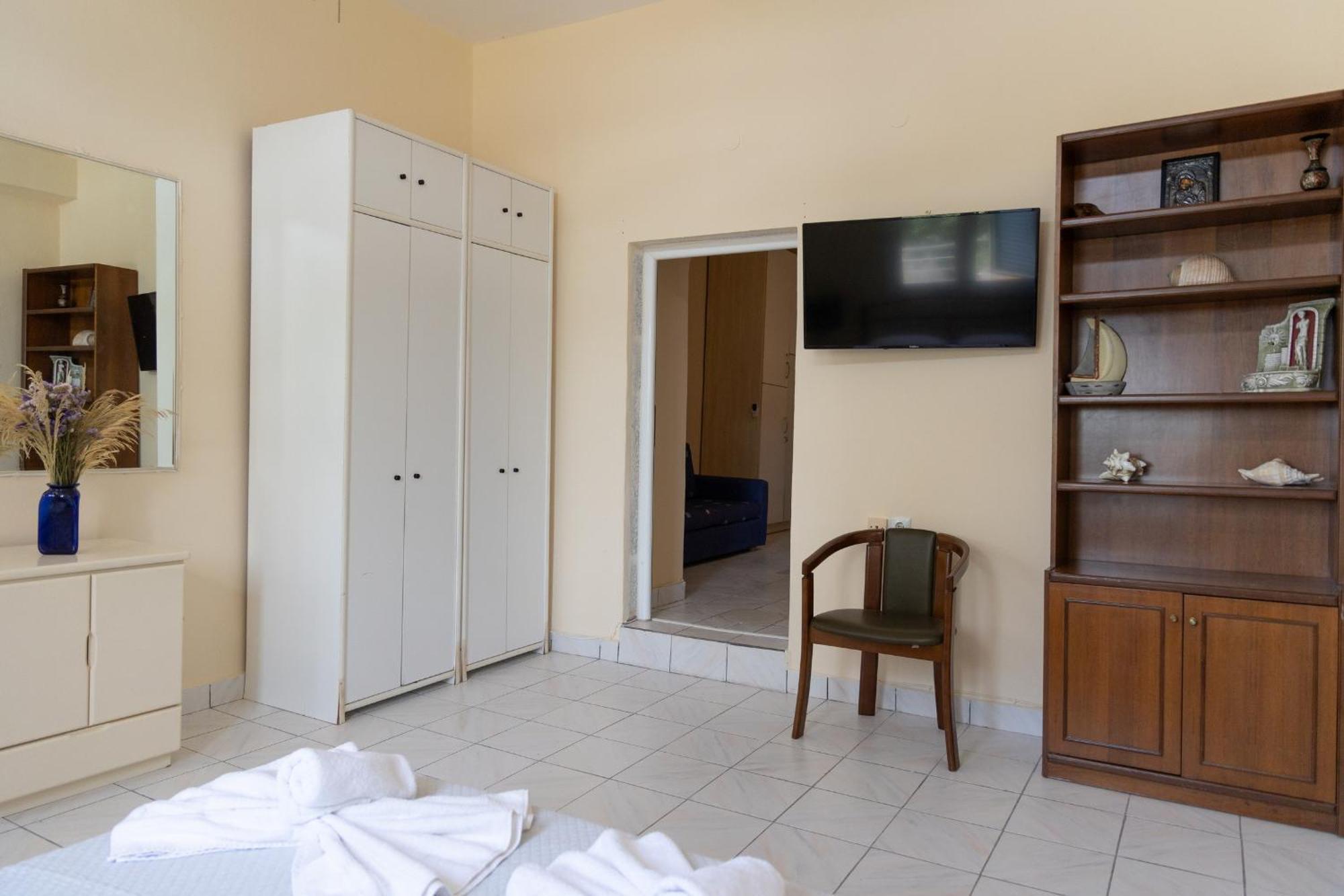 Mani Tsopakas Residences * Agia Varvara (Laconia)