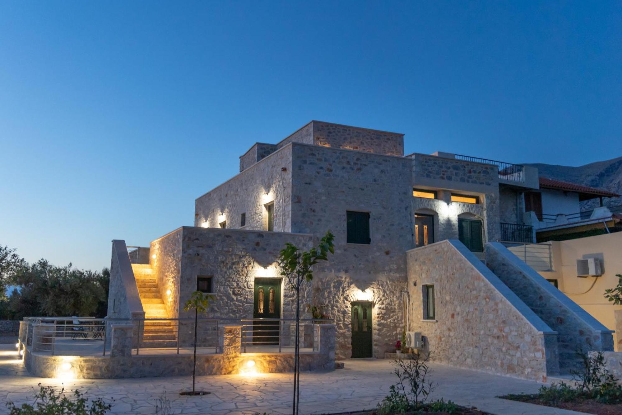 Mani Tsopakas Residences * Agia Varvara (Laconia)